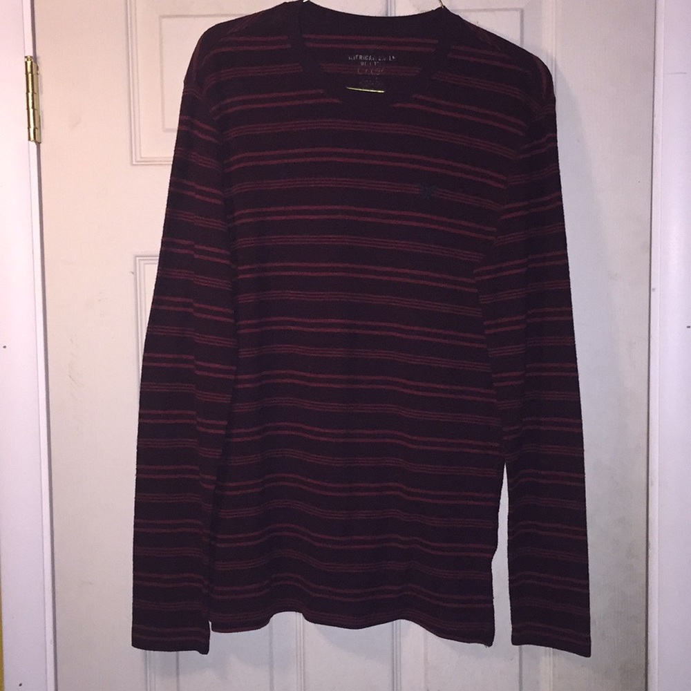Long sleeved American eagle shirt.